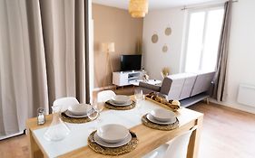 Spacieux Appartement Avec Parking Prive A Saumur