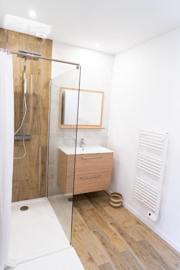 Spacieux Appartement Avec Parking Prive A Saumur Exterior foto